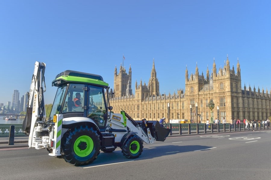 歷史性突破！JCB氫能挖掘裝載機獲準在英國道路行駛