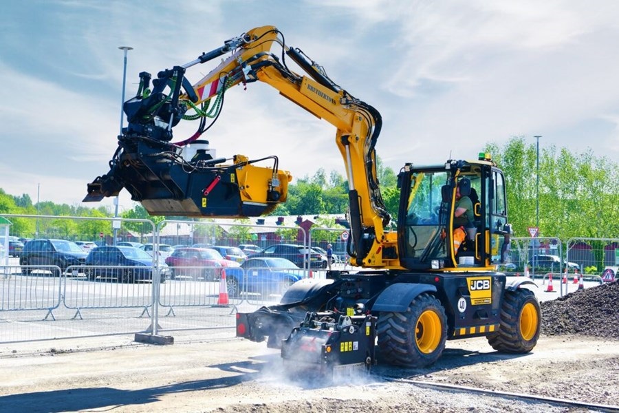 拓！JCB Pothole助客戶贏得道路維護新業(yè)務！